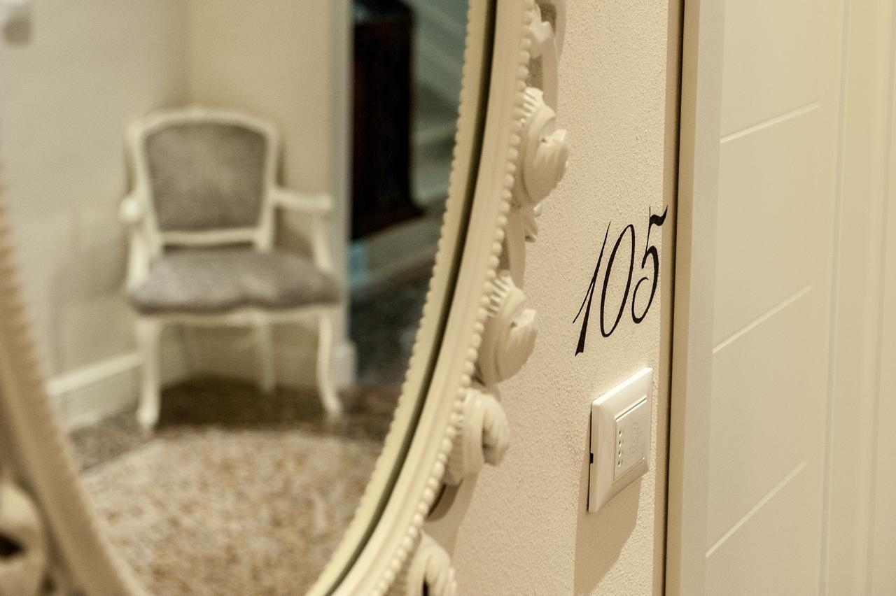 Hotel Universal Ливорно Екстериор снимка