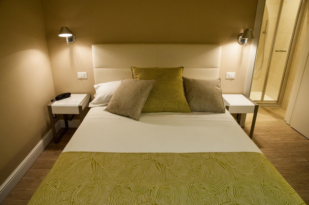 Hotel Universal Ливорно Екстериор снимка