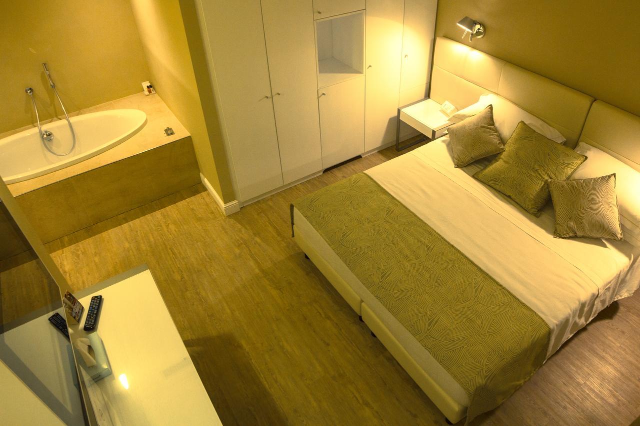Hotel Universal Ливорно Екстериор снимка