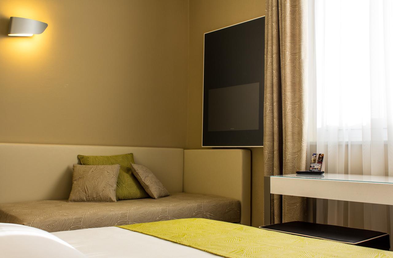 Hotel Universal Ливорно Екстериор снимка