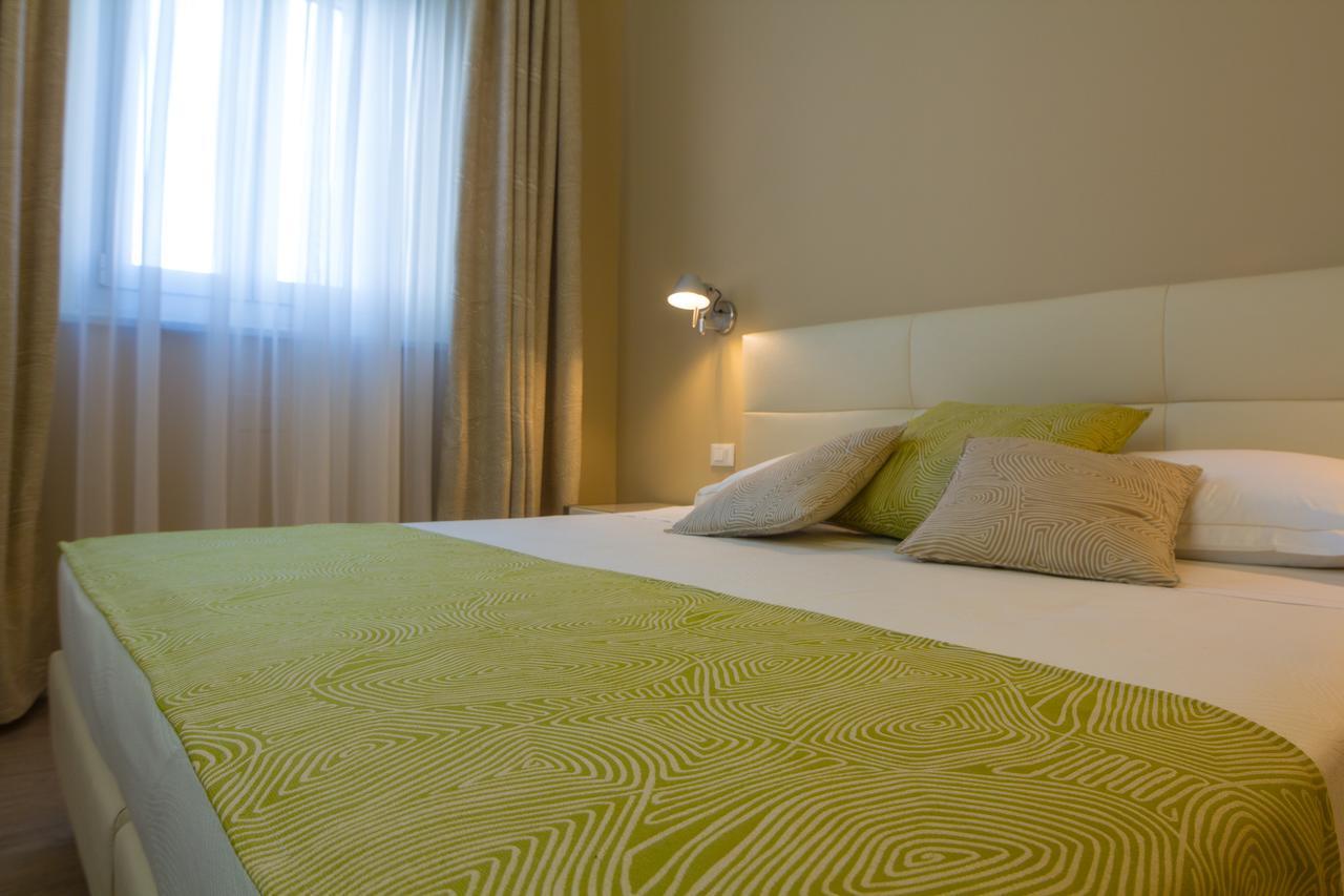 Hotel Universal Ливорно Екстериор снимка
