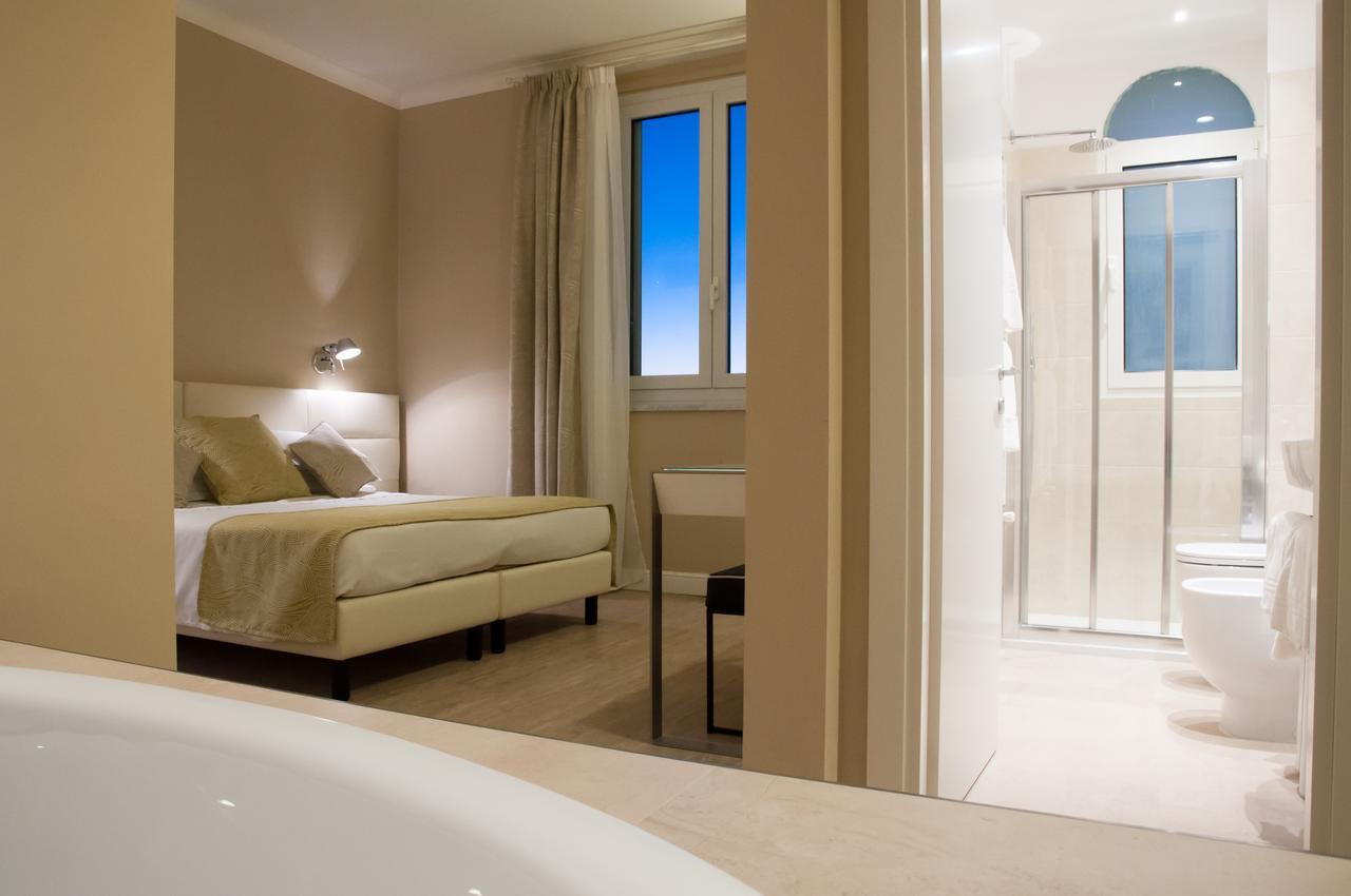 Hotel Universal Ливорно Екстериор снимка